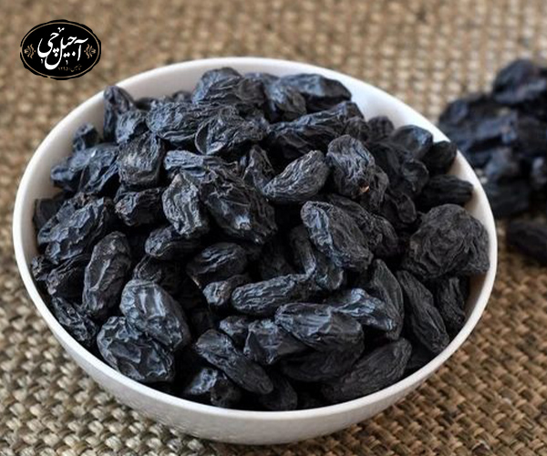 فواید خوردن مویز و گردو 