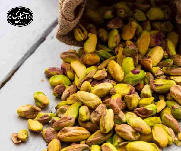 بسته بندی پسته در بسته های شیک و کادویی آجیل چی