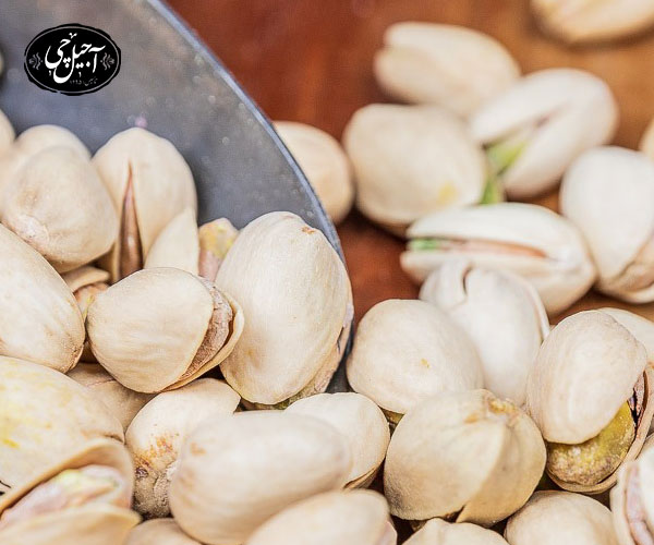 خرید پسته از فروشگاه فیزیکی آجیل چی