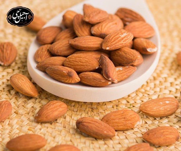 بالاترین کیفیت بادام با قیمت مناسب در آجیل سرای آجیل چی 