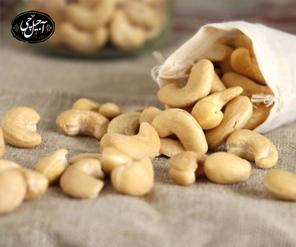 خرید بادام تازه و  با کیفیت از آجیل چی 