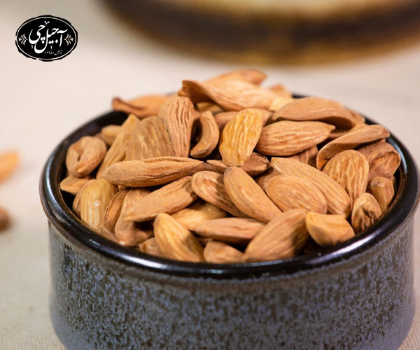 بادام مامایی