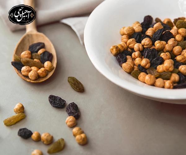 نخودچی کشمش سوغات شهر مشهد