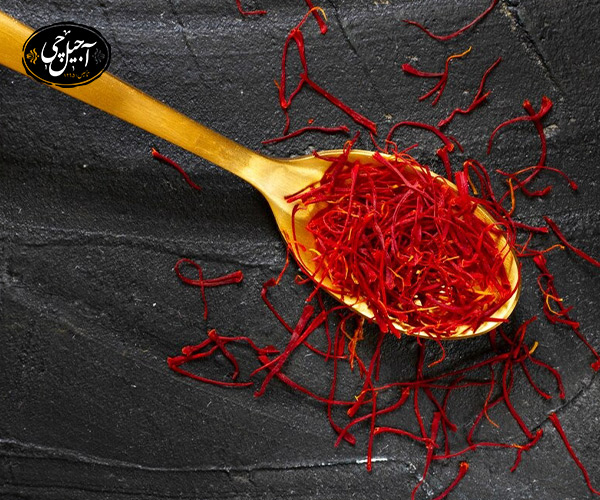 خواص زعفران برای درمان میگرن