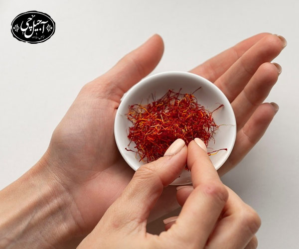 خاصیت روشن کنندگی زعفران برای پوست