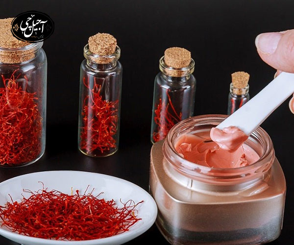 ماسک زعفران و گلاب برای صورت
