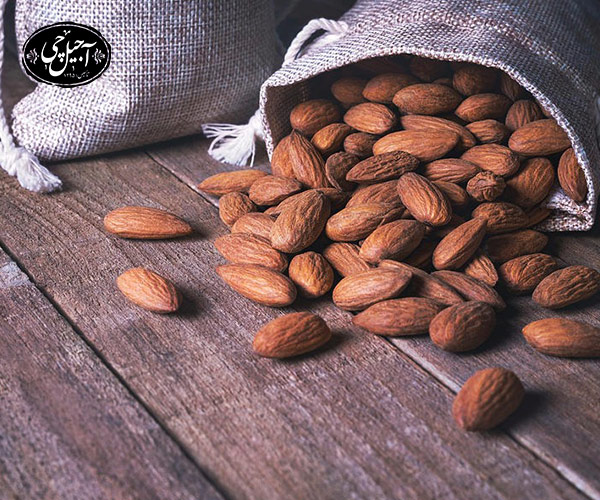 فواید استفاده از بادام تلخ