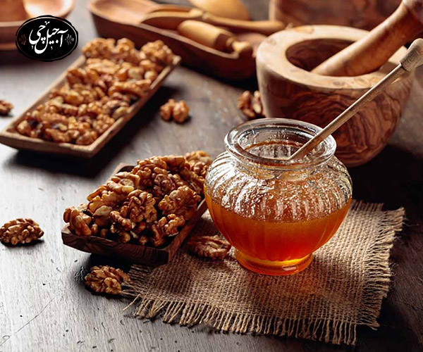 مزایا عسل و گردو برای سلامت مو