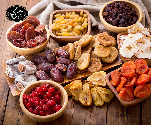 میوه خشک تنقلات مناسب دانش‌آموزان