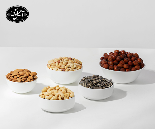 مزایا آجیل برای گوارش