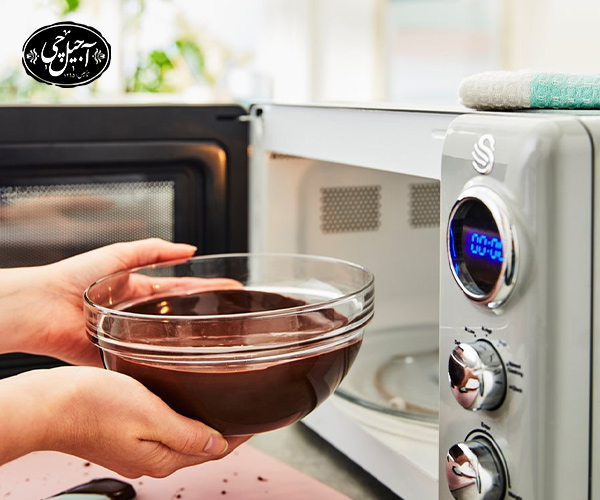 روش ذوب کردن شکلات تخته ای در مایکروویو