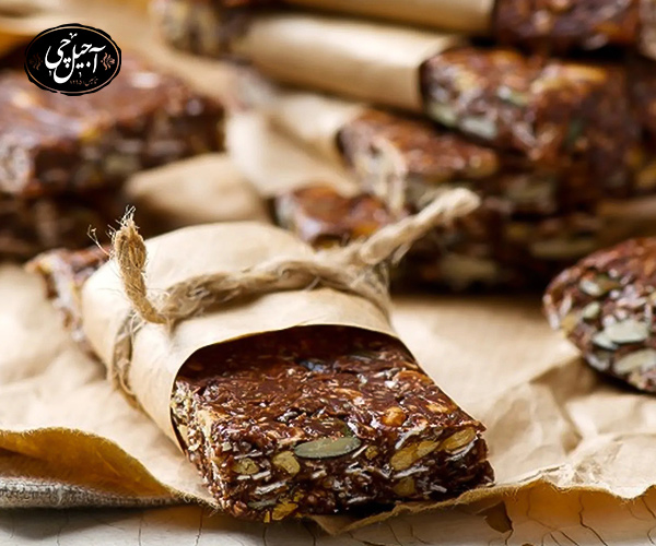 طرز تهیه پروتئین بار با کنجد و شیره انگور
