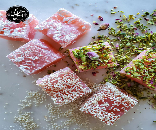 لوکوم میوه ای یک دسر شب یلدا خوش رنگ و خوشمزه