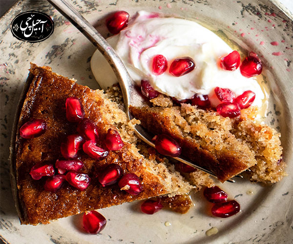 کیک انار و گردو