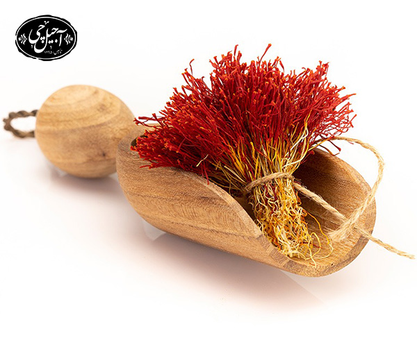 زعفران دخترپیچ یا دسته
