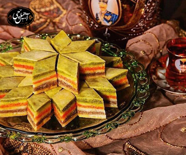 استفاده از شیرینی‌های سنتی برای تزیین آجیل شب یلدا