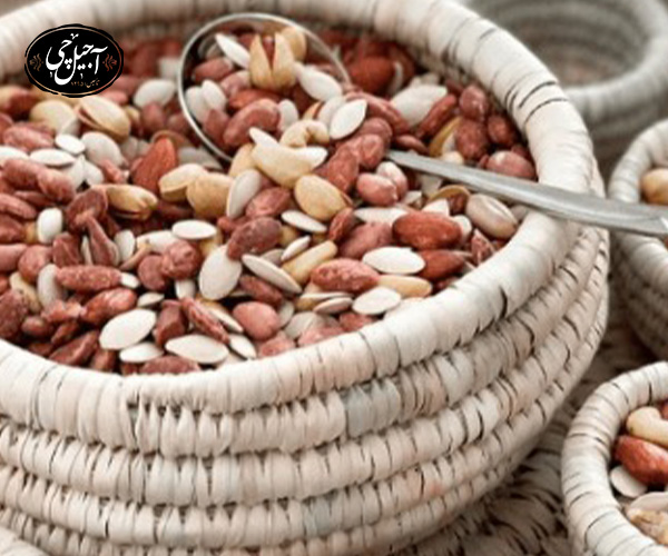 تزیین آجیل یلدایی در ظروف سنتی و مدرن