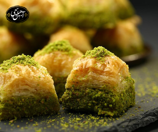 انواع دسر و شیرینی‌ها برای شب چله