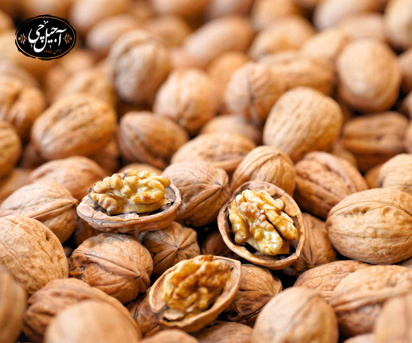 اسکراب طبیعی گردو برای پوست