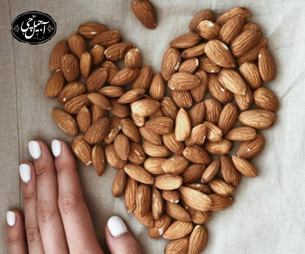 چه زمانی مصرف بادام درختی باعث چاقی صورت میشود؟