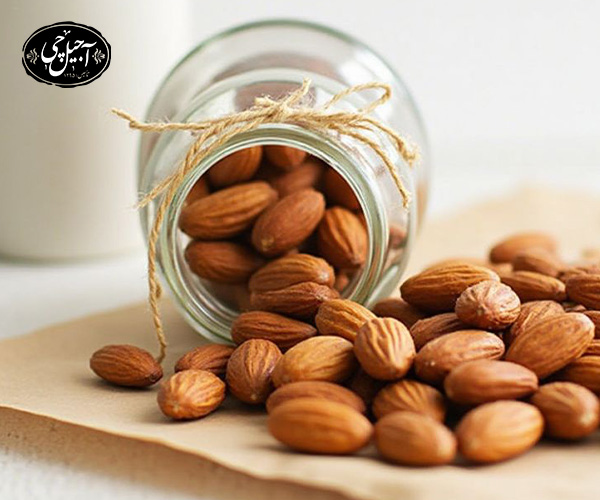 بادام درختی چه ویتامین هایی دارد ؟