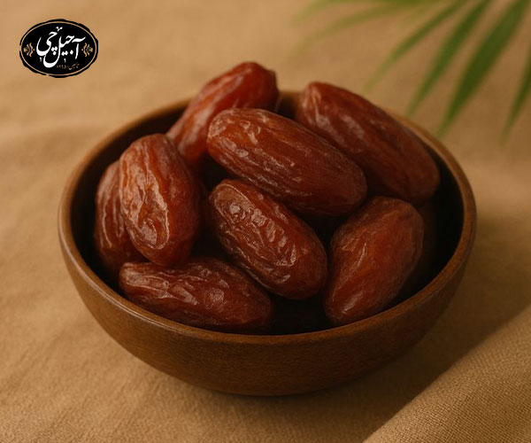 مقایسه خرما و رطب از لحاظ زمان برداشت