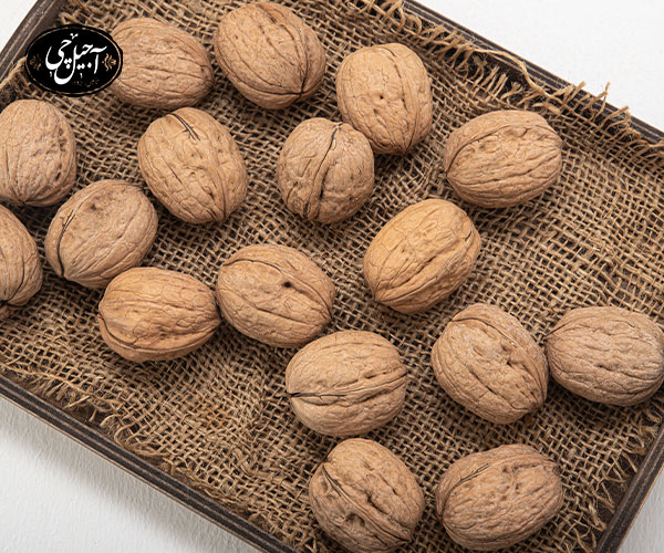 بررسی ارزش غذایی گردوی خارجی و ایرانی