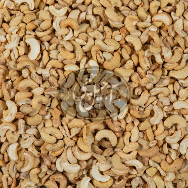 مغز بادام هندی رست شده شکسته